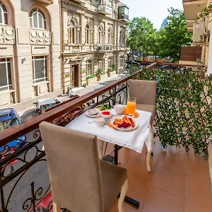 4* Hotel Lacasa Nizami Street
